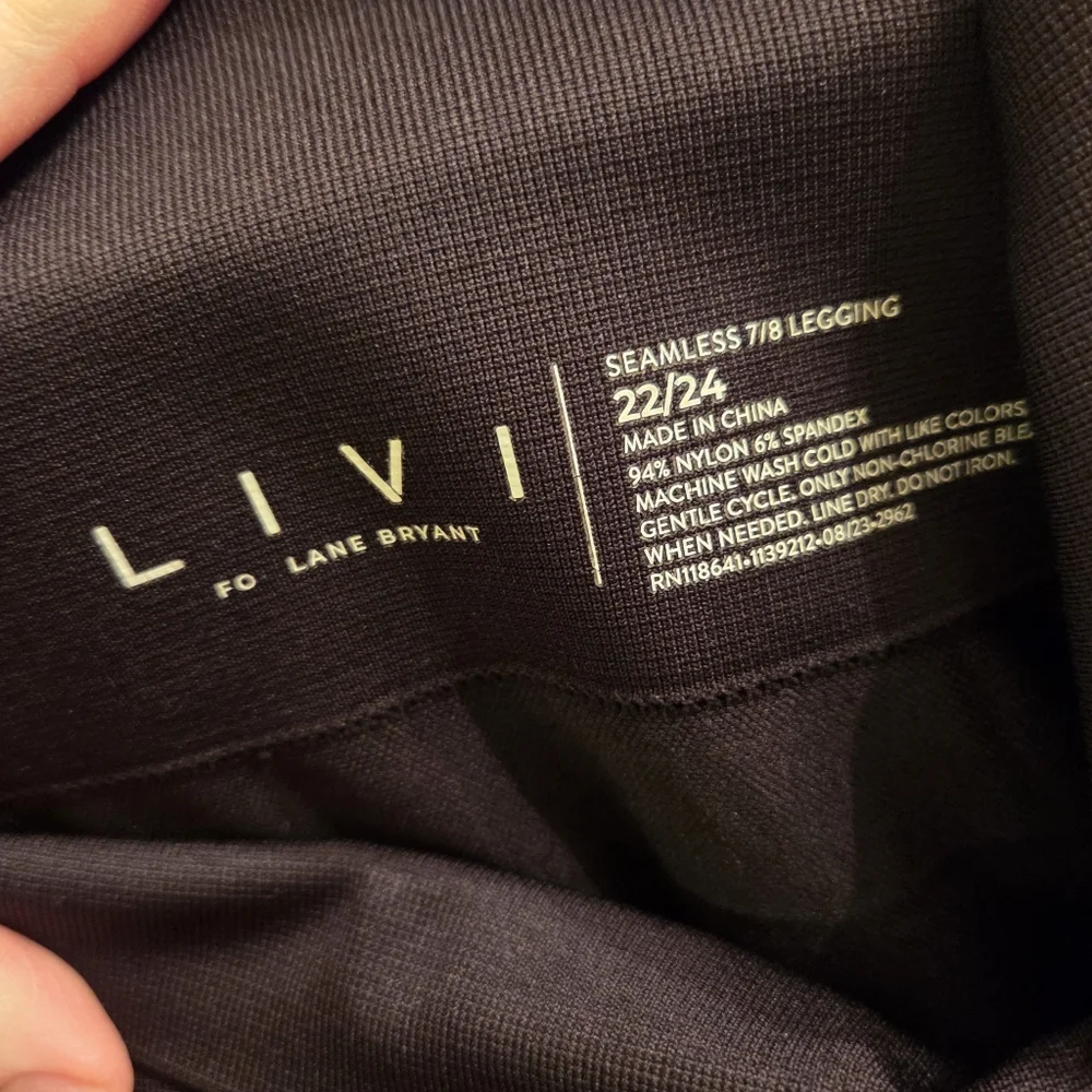 Lane Bryant LIVI Ultra High-Rise LIVI Soft 7/8 Legging with cut-out design - Picture 5 of 5